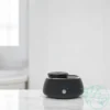 Difusor Mobile Mini portátil sobre mesa, ideal para aromatizar autos y espacios pequeños